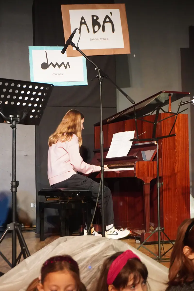 A young pianist performing